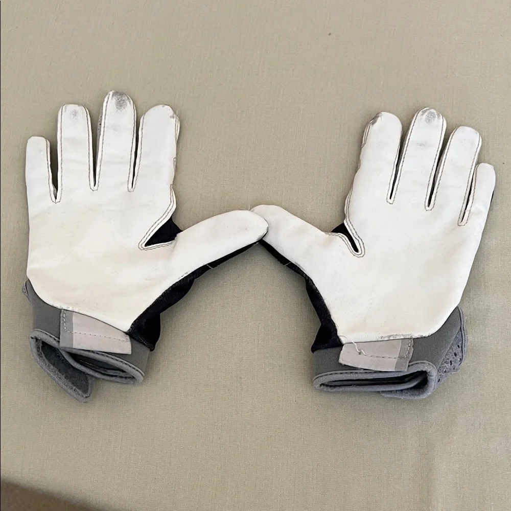 Nike Kids Sports Gloves - Black and Gray